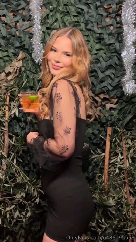 Moollyyx high quality pornstar archive