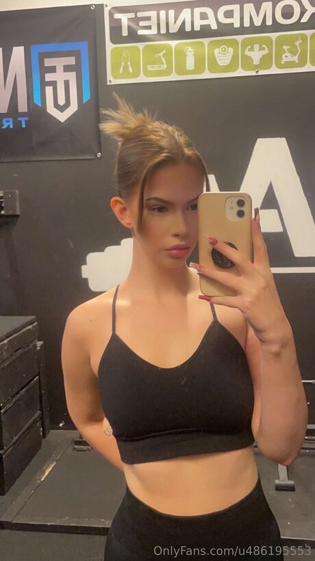 Moollyyx xxx model img