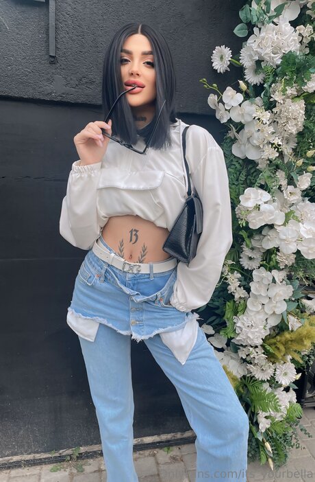 Bellasohot nudes star photo