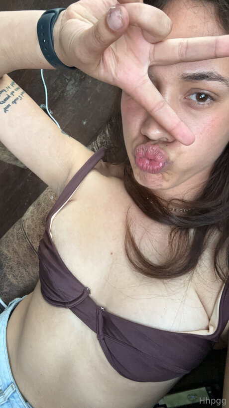 G Rose 2001 model porn pic