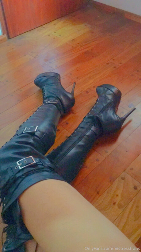 Lalucer0 model xxx img