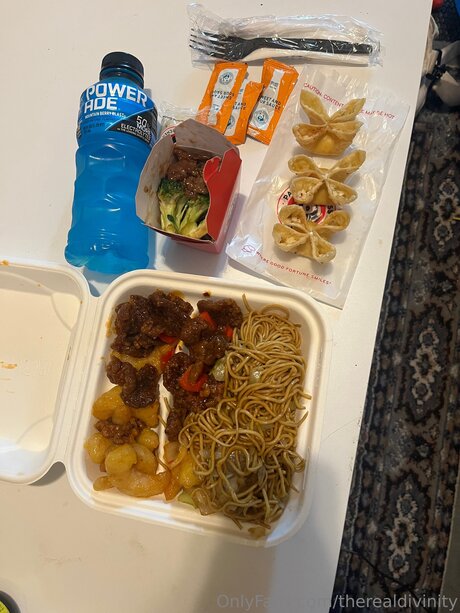 Therealdivinity sexy model img