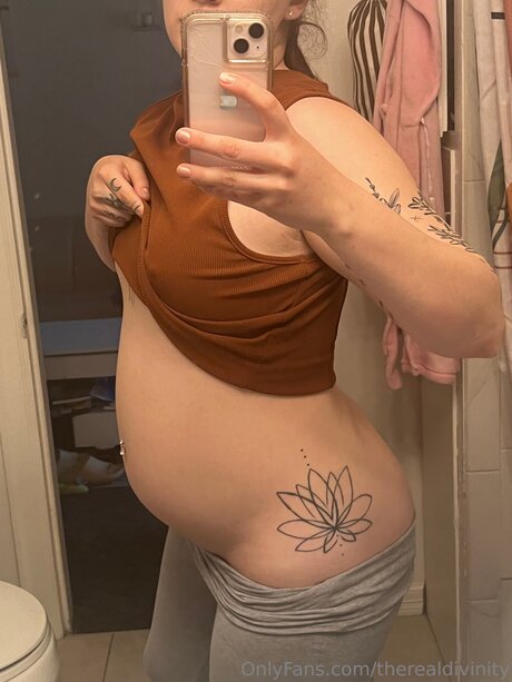 Therealdivinity naked actress archive