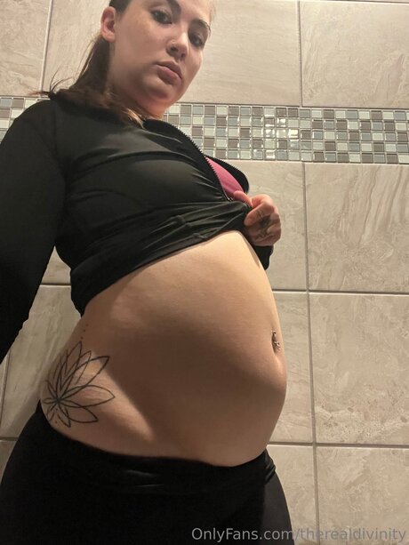 Therealdivinity top actress picture