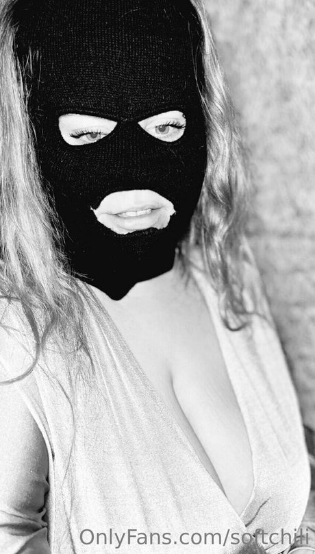 softchili erotic model image