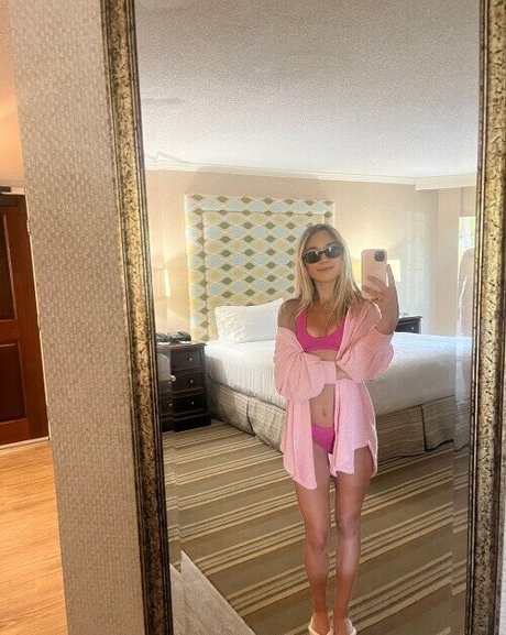 Natalie Decker pornstar sexy pic