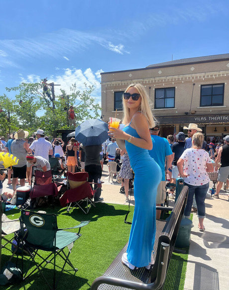 Natalie Decker naked star picture