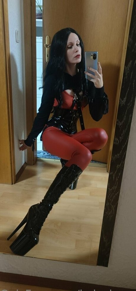 ladyelvendoll model art img