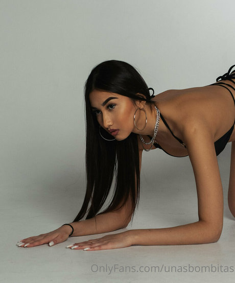 unasbombitas pornstar top picture