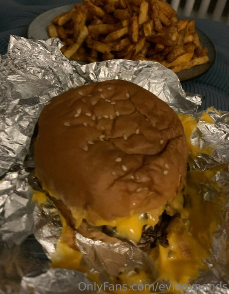 evieexpands naked pornstar image