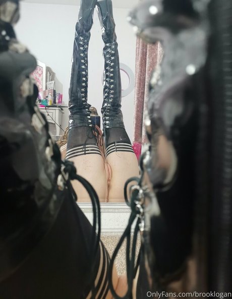 brooklogan star erotic photos