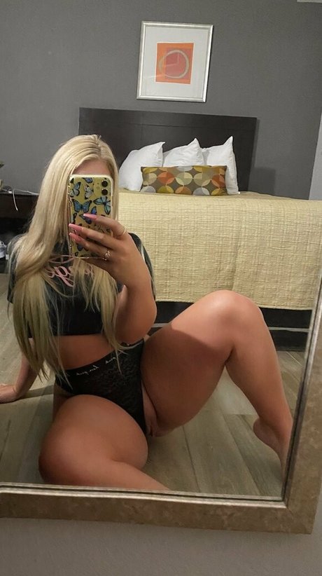 Emmarenedwier model beautiful pictures