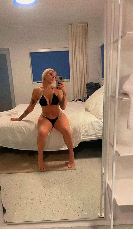 kayyykittyXXX adult star picture