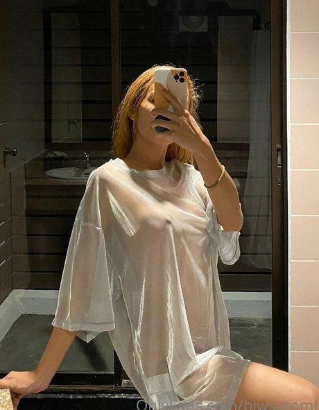 biwsatomi hot actress images