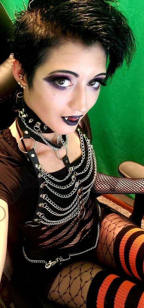 nekogoth23 nude model photos