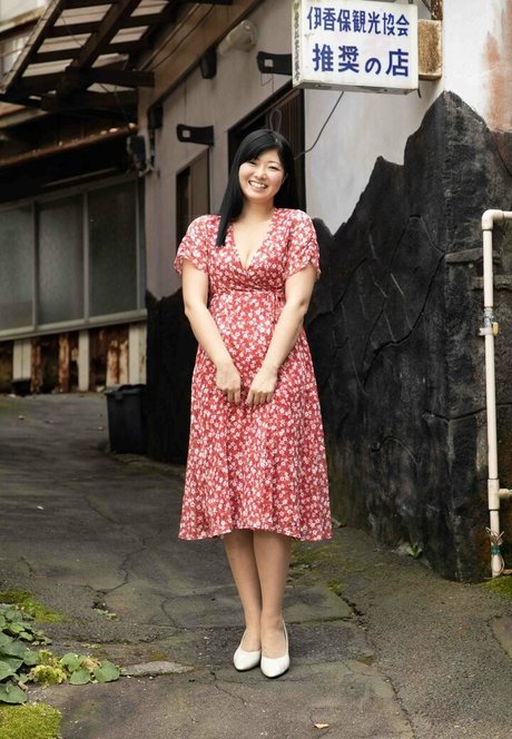 shizukachan0701 pretty model photo