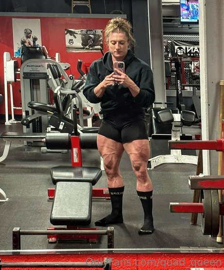 Quad queen free model pic