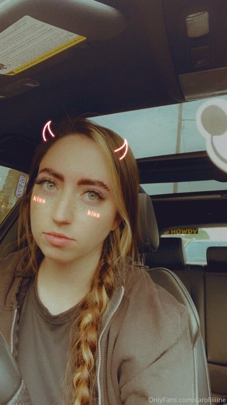 caroliiiiine nice pornstar image
