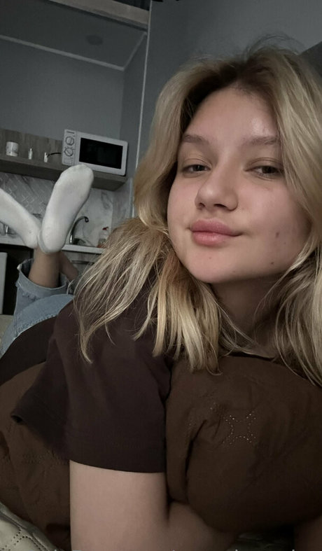 pervokursnica sex model pictures