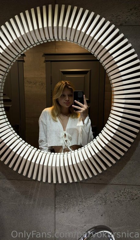 pervokursnica star erotic photos