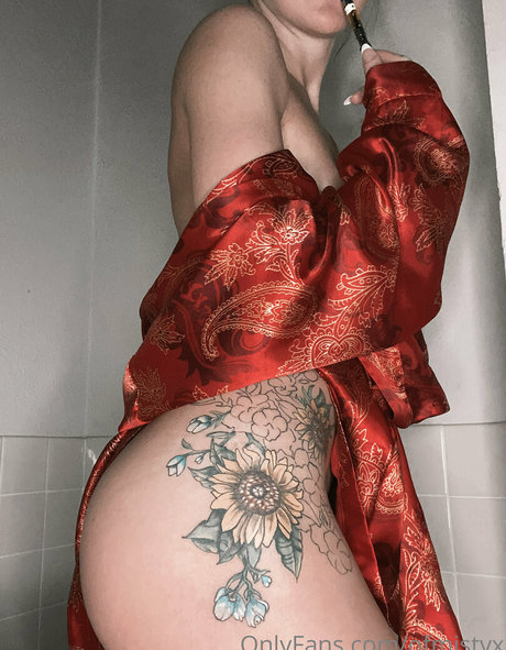 heavenleighh pornographic actress archive