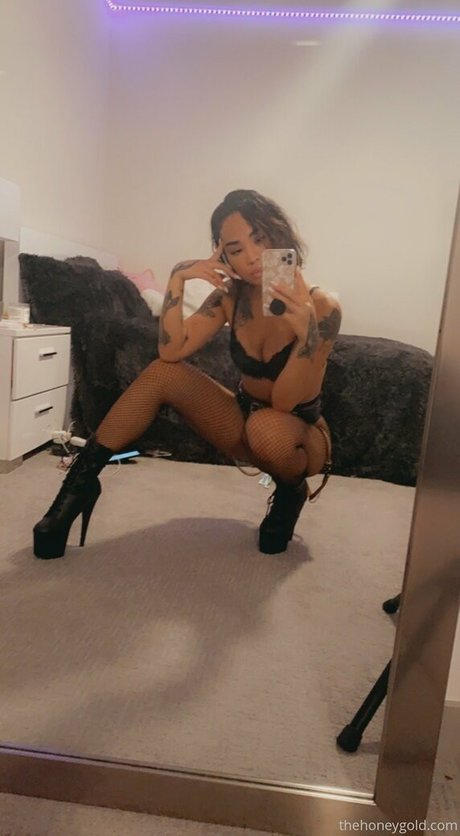 honeygold model art pics