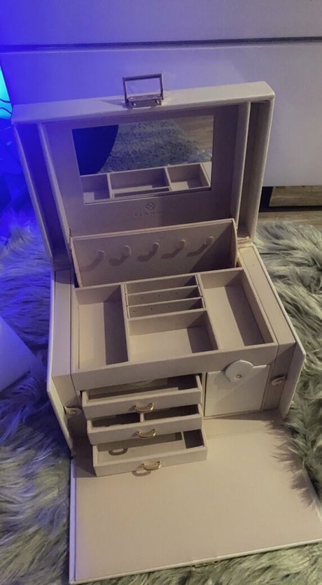 honeygold high quality actress galleries