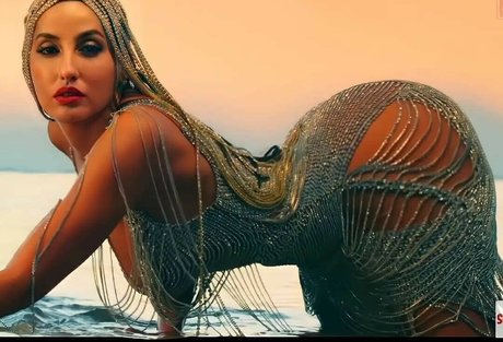 Nora Fatehi top model photo