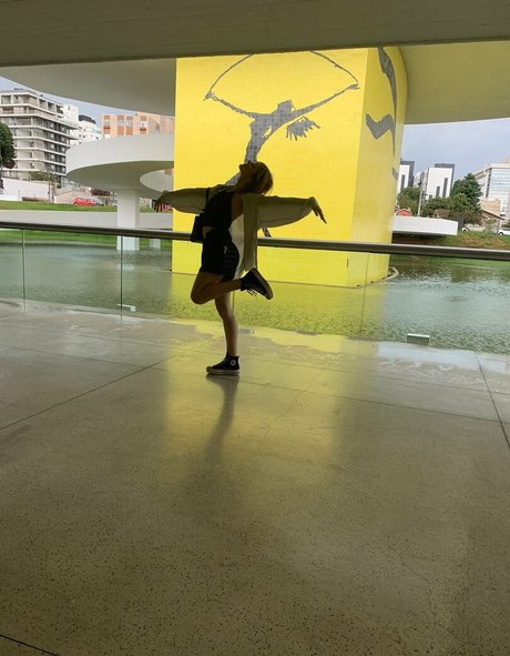 gbrllareis star pics