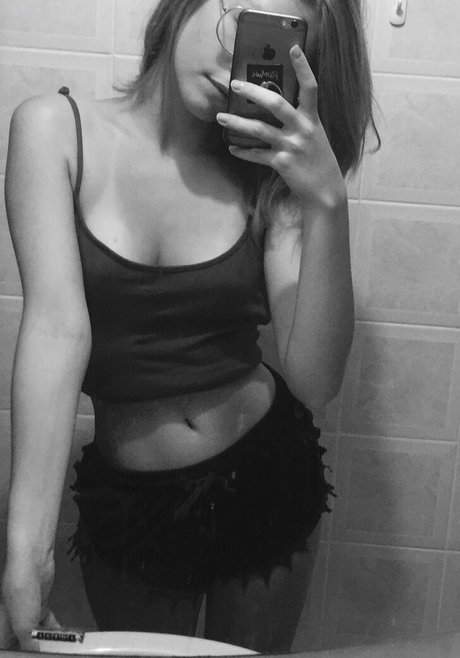 gbrllareis nude actress picture