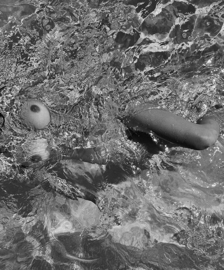 Venosere nudes actress picture