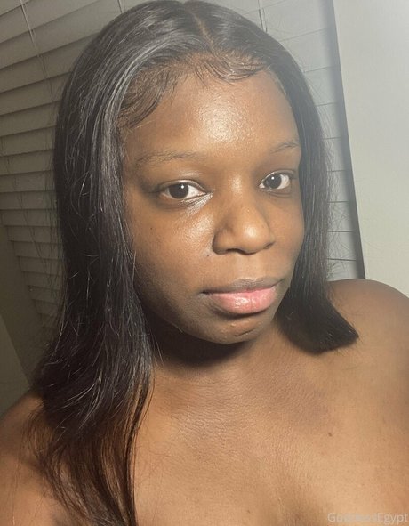 ThatChocoBxtch model perfect photo