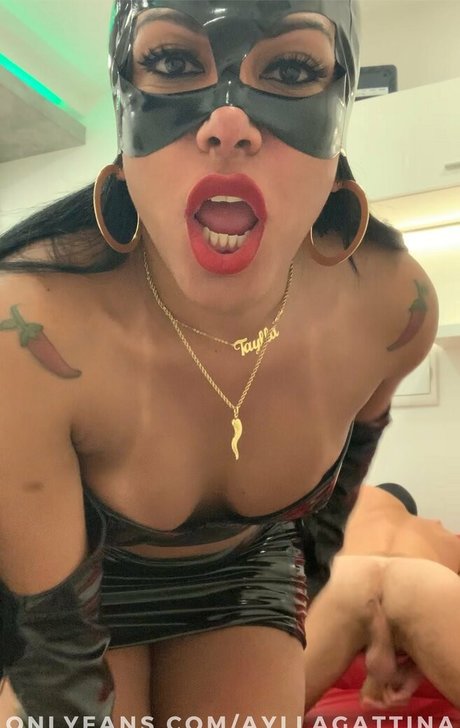 ayllagatina model naked image