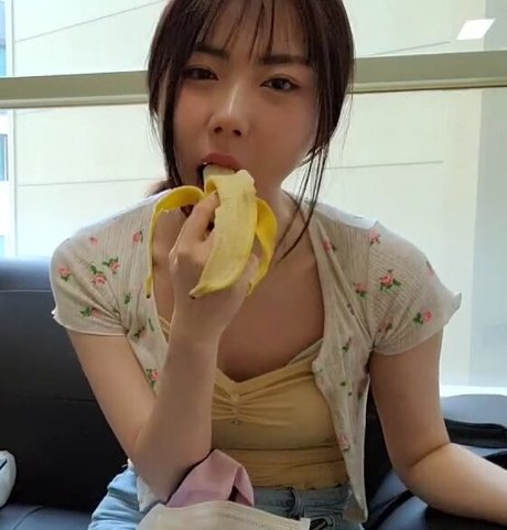 Bubbly live star high quality pictures