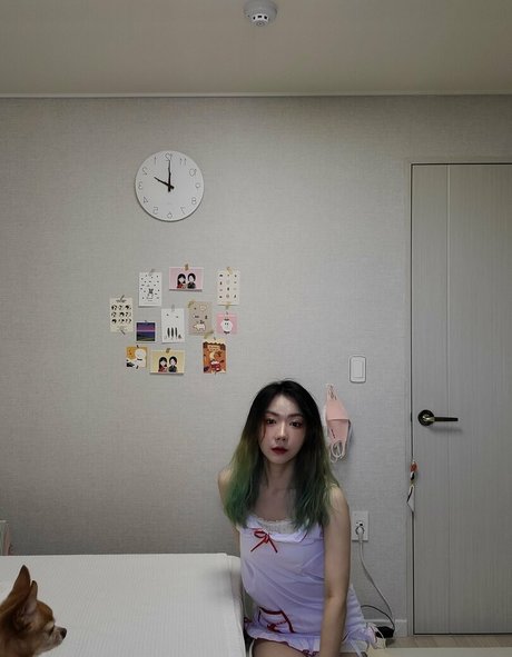 Bubbly live model free pic