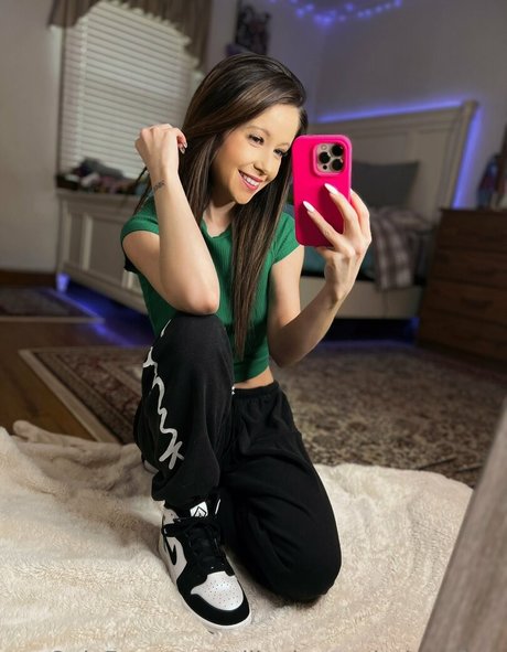 thealliepaigefree porn star pic