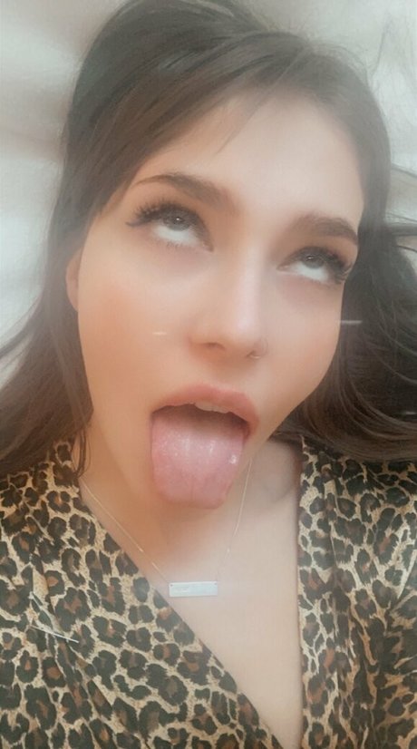 lorawolfy pornstar hd img