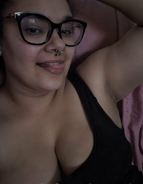 lucysemporium naked model pics