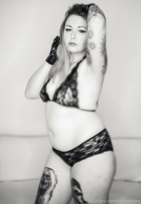 inkynzminx model exclusive image