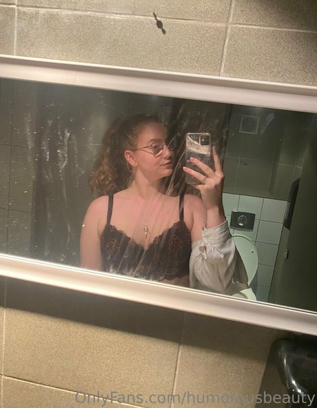 humorousbeauty nudes star pic