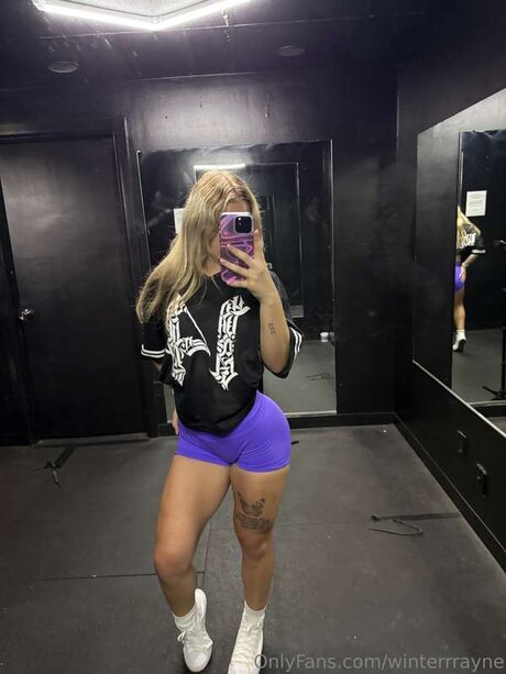 Winterrrayne erotic model pic