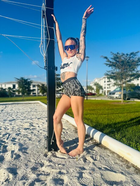 Littlelyssy pornstar adult pic