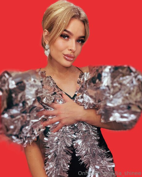 Shine Lia perfect actress photo