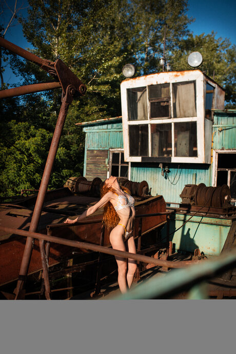 R Yzhaya hot actress gallery