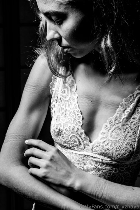 R Yzhaya best actress pictures