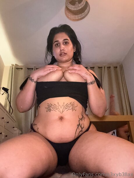 S3xyb3llax star pornographic photos