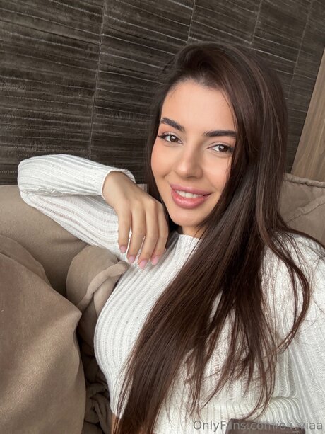 Oli Viaa art model image