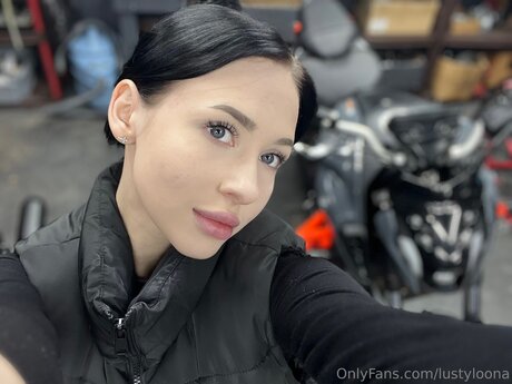 Lustyloona sex actress photo