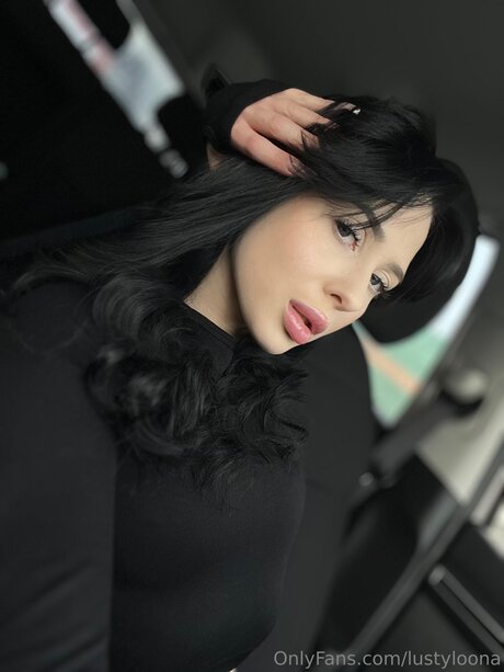 Lustyloona star erotic photo