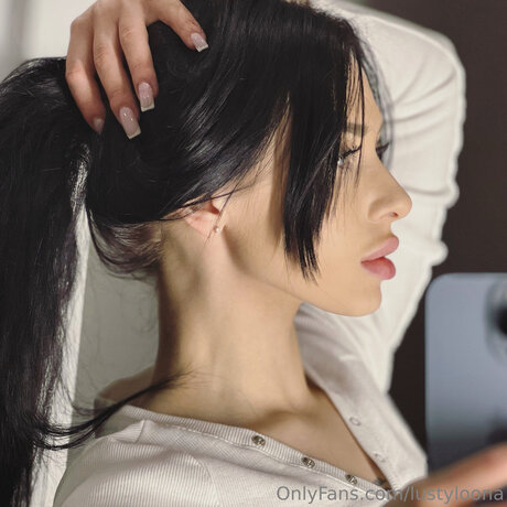 Lustyloona pornstar pics